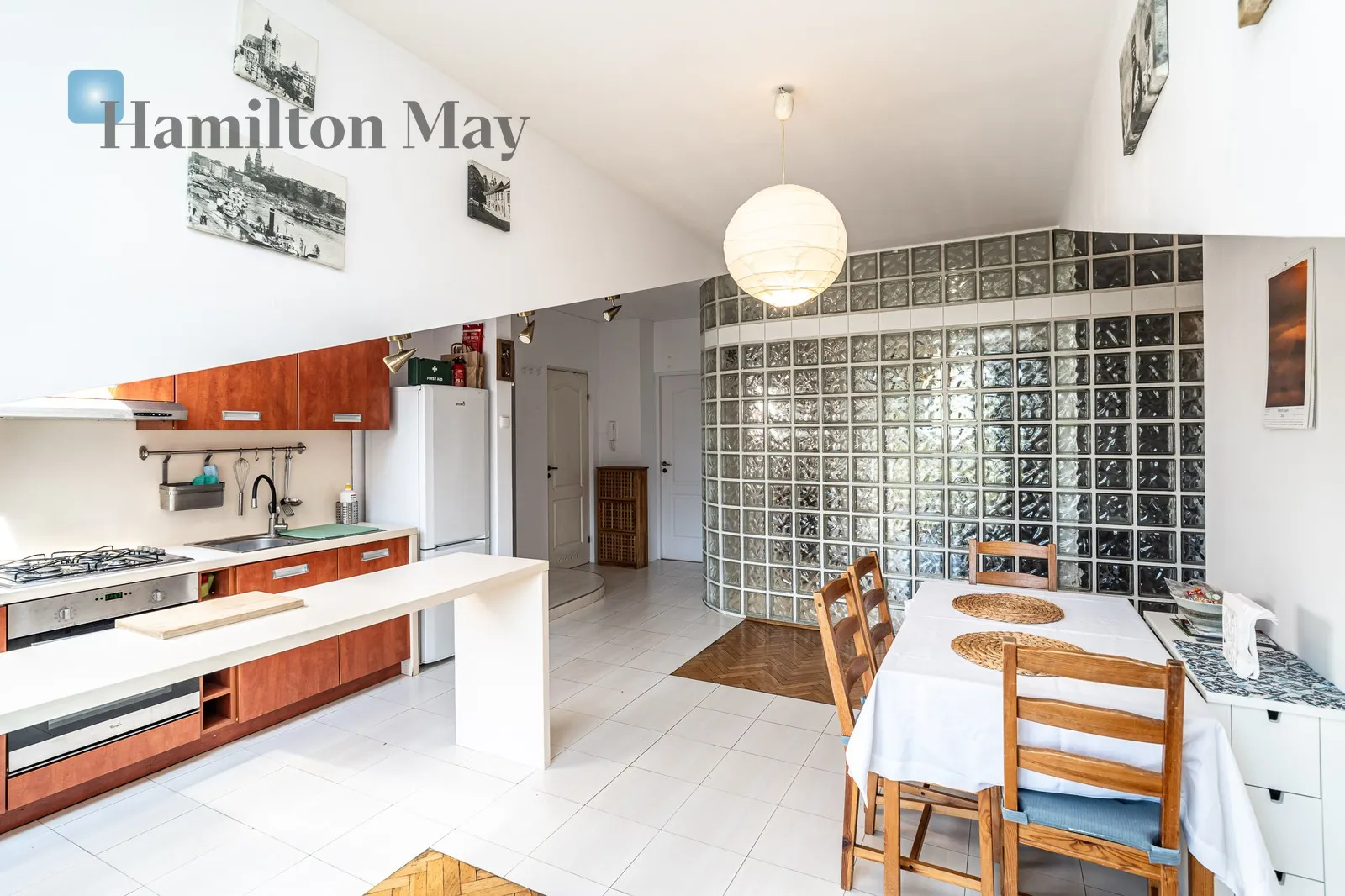 A three-room apartment for rent in the Old Town on Pawlikowskiego Street - slider