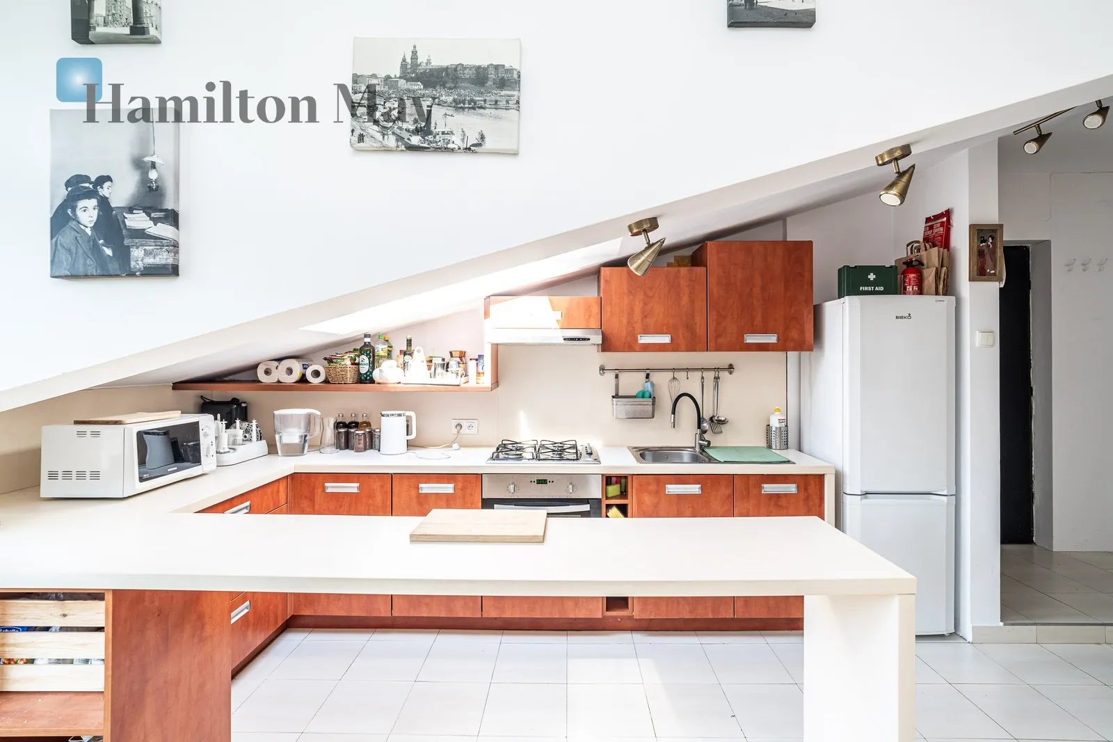 A three-room apartment for rent in the Old Town on Pawlikowskiego Street - slider