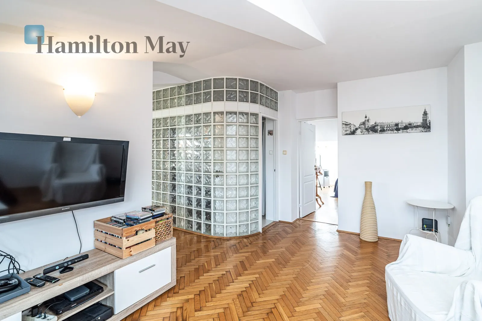 A three-room apartment for rent in the Old Town on Pawlikowskiego Street - slider