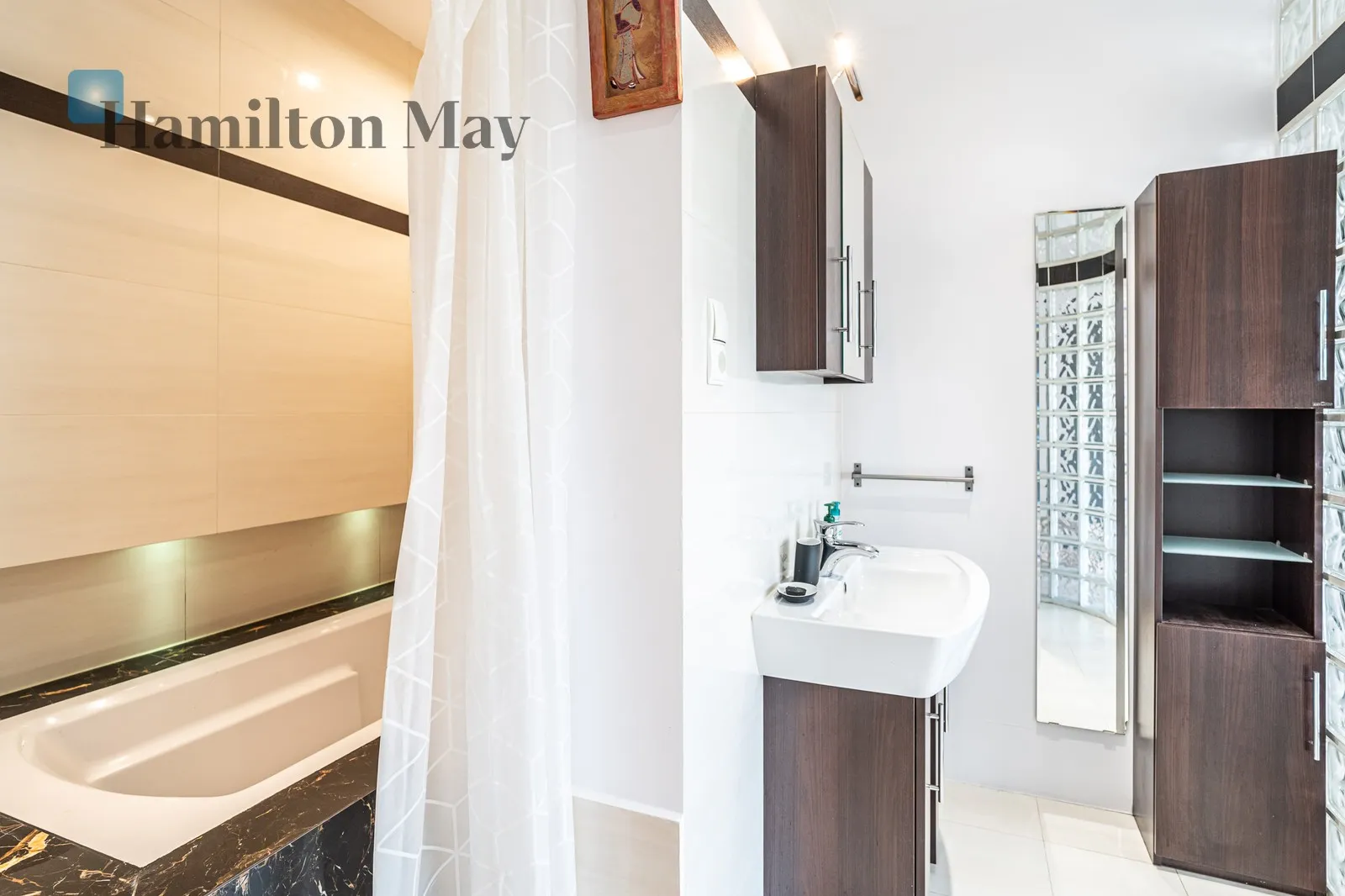 A three-room apartment for rent in the Old Town on Pawlikowskiego Street - slider