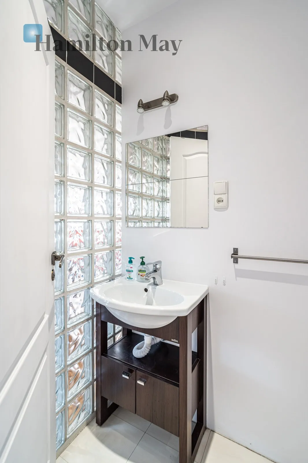 A three-room apartment for rent in the Old Town on Pawlikowskiego Street - slider