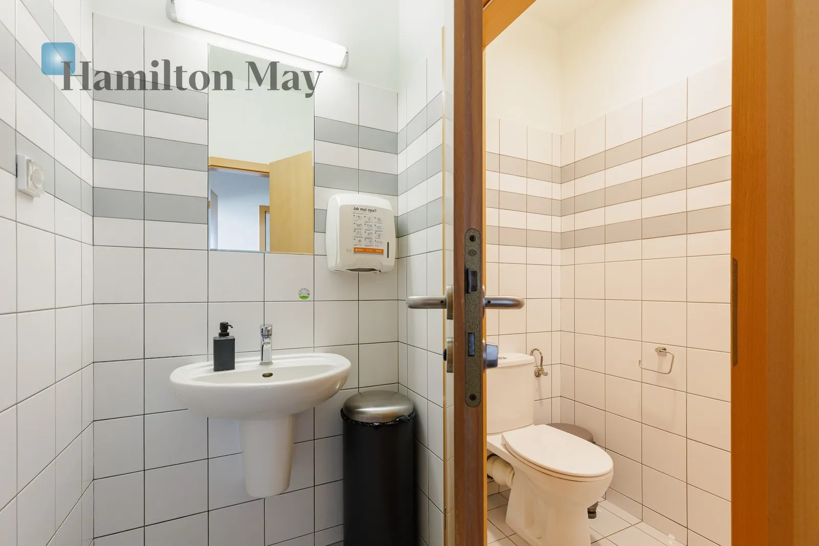 Reprezentacyjne biuro 147 m² z dużym tarasem 58 m² i widokiem na panoramę Warszawy - slider