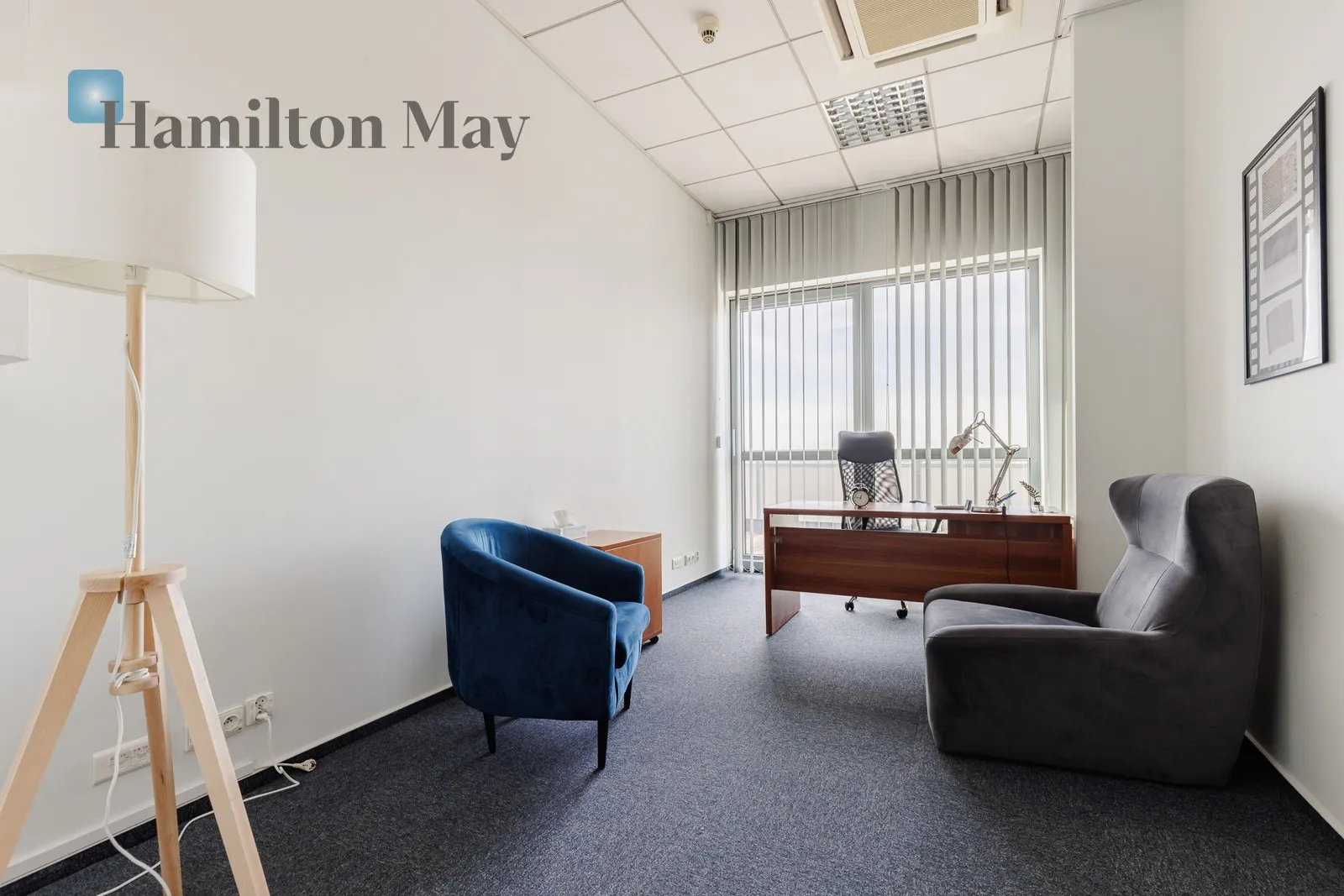 Reprezentacyjne biuro 147 m² z dużym tarasem 58 m² i widokiem na panoramę Warszawy - slider