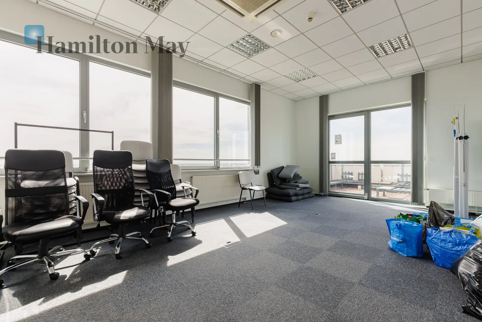 Reprezentacyjne biuro 147 m² z dużym tarasem 58 m² i widokiem na panoramę Warszawy - slider
