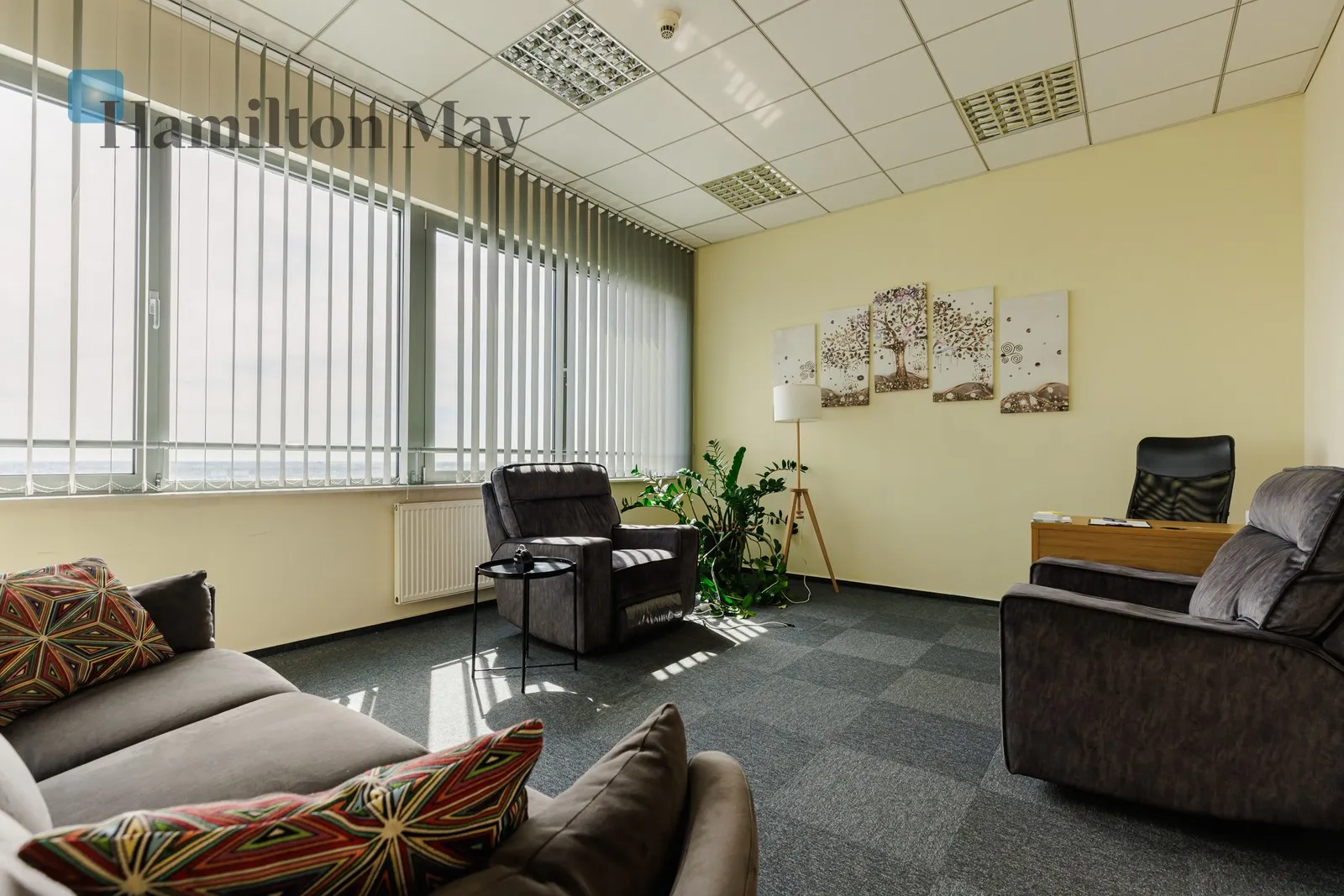 Reprezentacyjne biuro 147 m² z dużym tarasem 58 m² i widokiem na panoramę Warszawy - slider