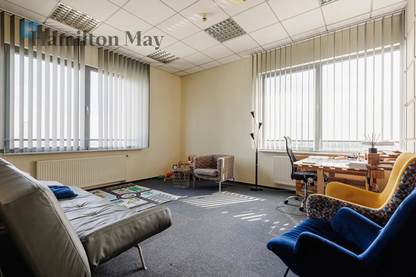 Reprezentacyjne biuro 147 m² z dużym tarasem 58 m² i widokiem na panoramę Warszawy - slider