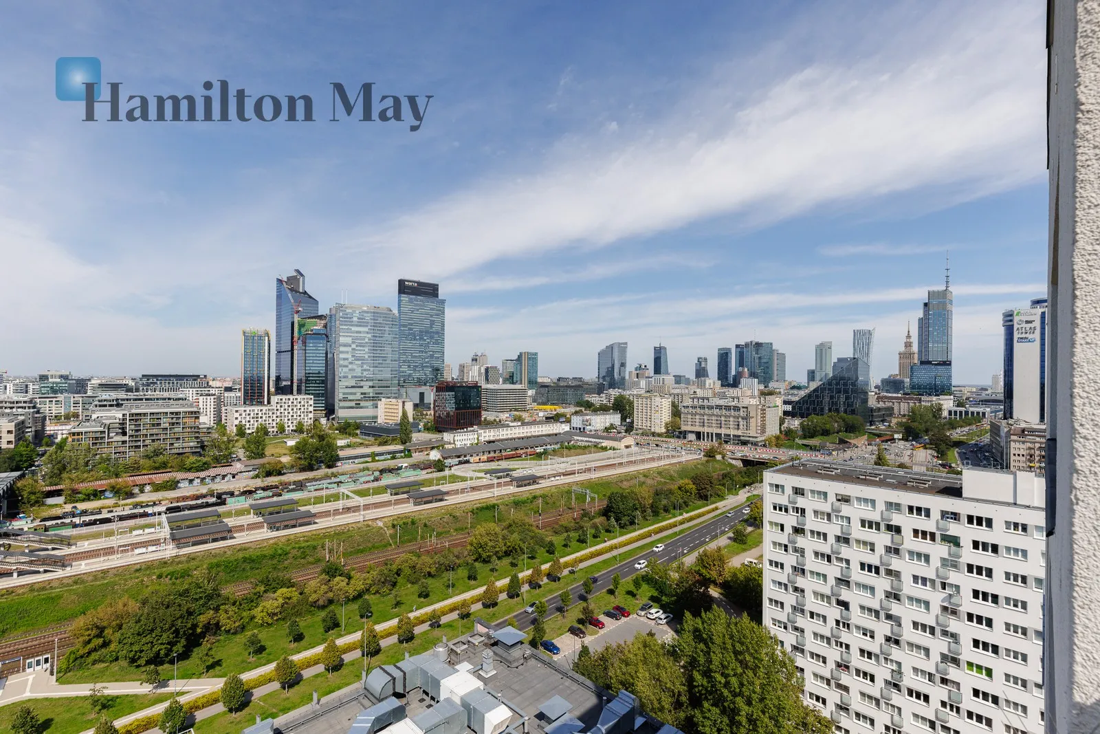 Reprezentacyjne biuro 147 m² z dużym tarasem 58 m² i widokiem na panoramę Warszawy - slider