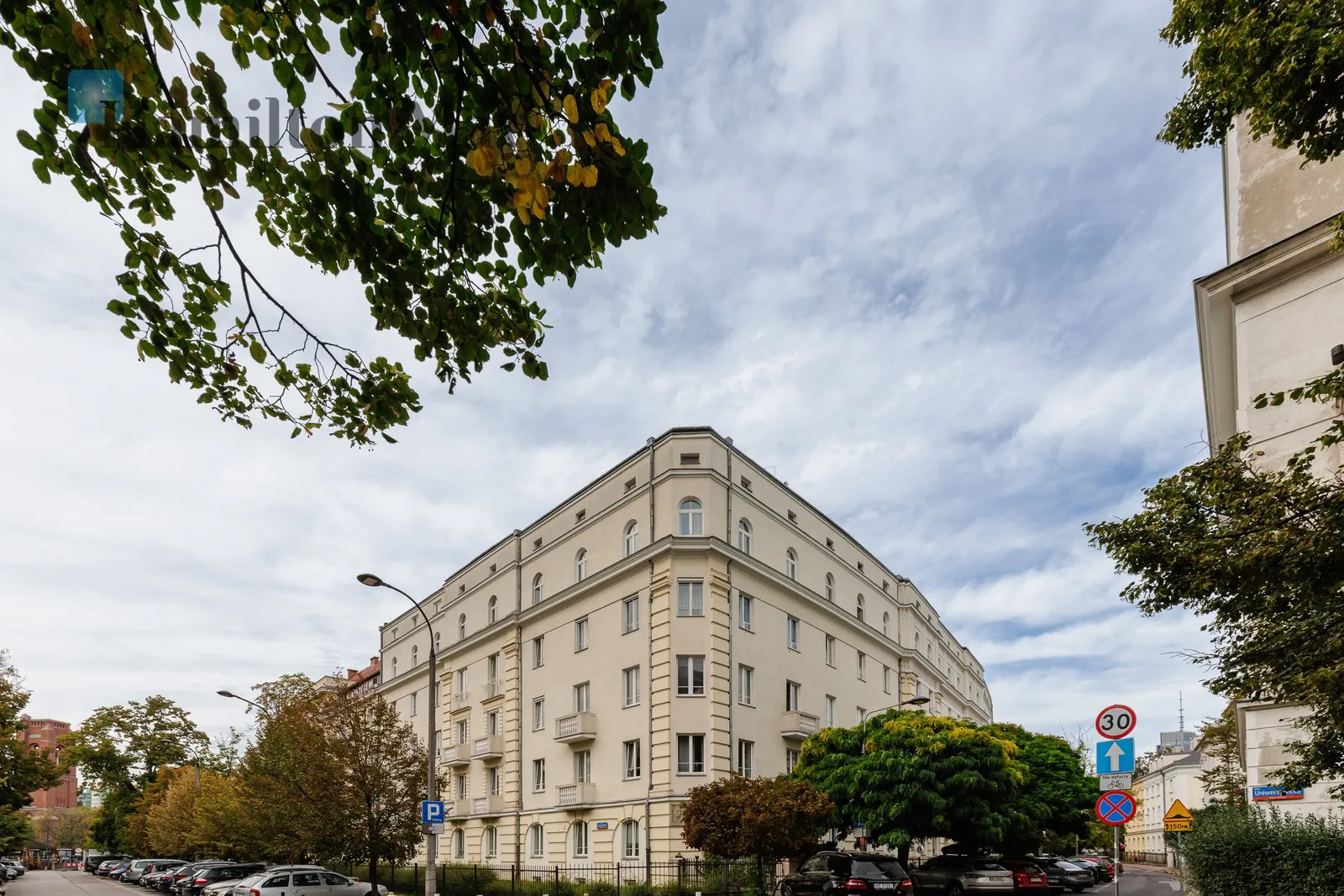 Дворівневі апартаменти площею 167 м² з терасою та панорамним видом на Варшаву - slider