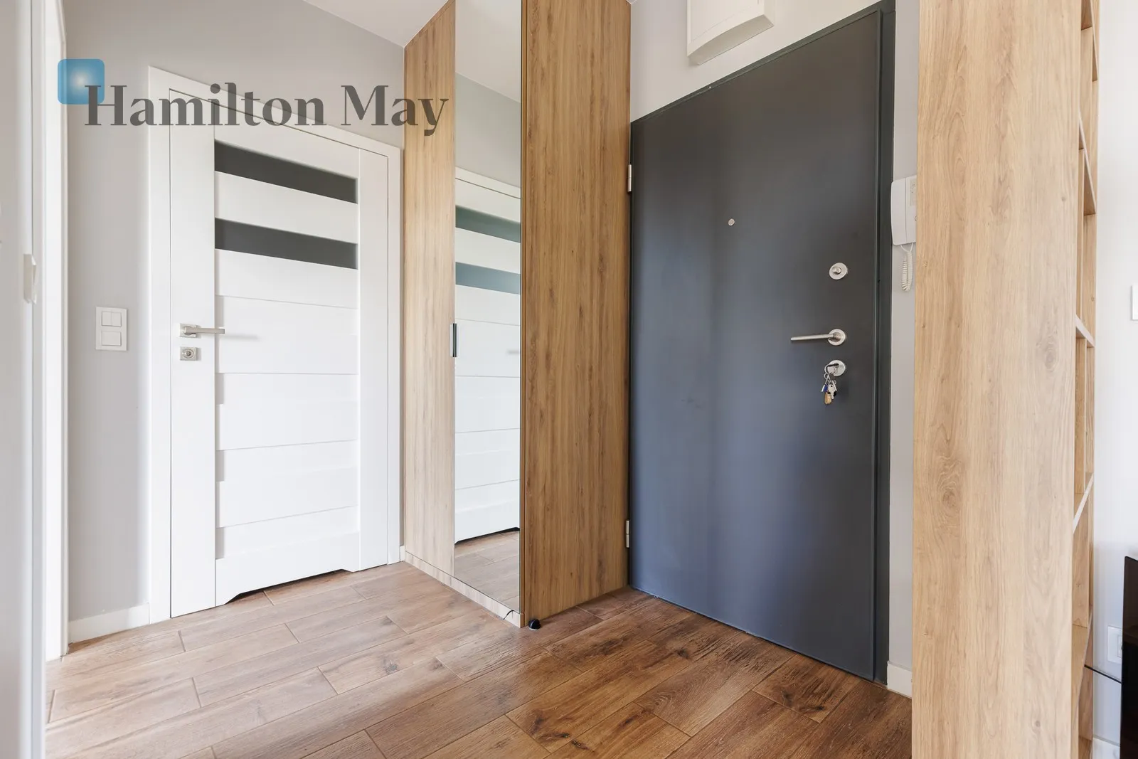 Subregion: Nowa Praga Distance to centre: 4.54 km Level: 5 Price: 800000 PLN Bedrooms: 1 Bathrooms: 1 Size: 40m2 - slider