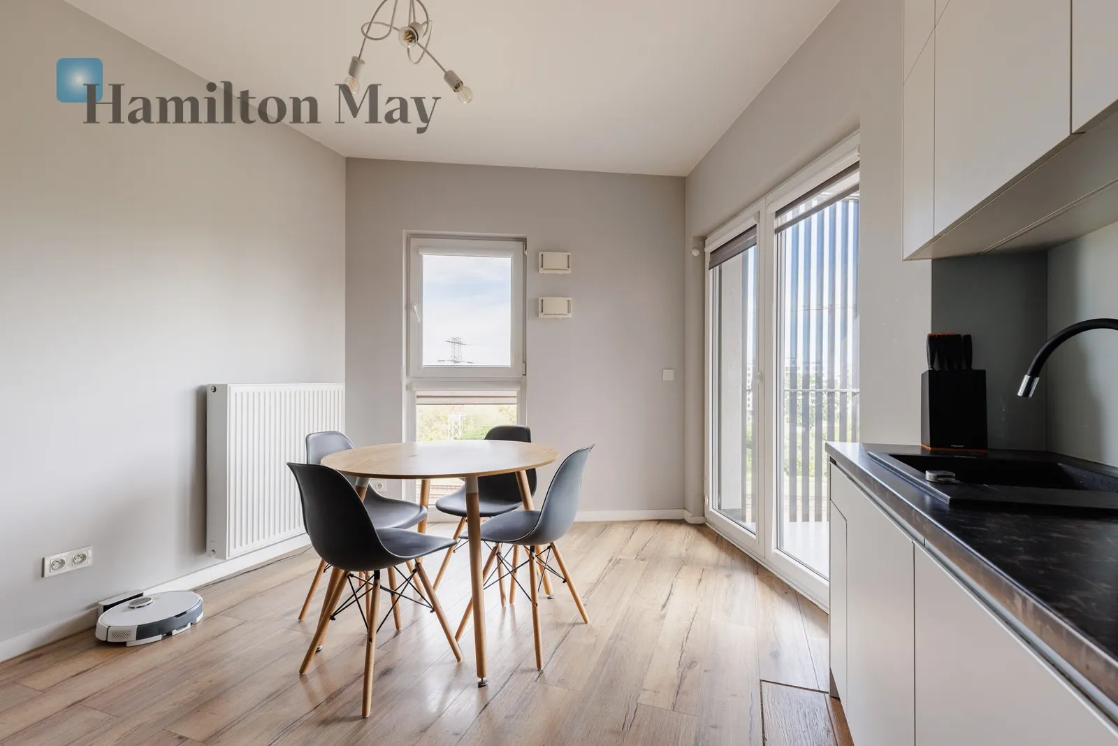 City: Warszawa Street: Szwedzka Region: Praga-Północ Subregion: Nowa Praga Distance to centre: 4.54 km Level: 5 Price: 800000 PLN Bedrooms: 1 - slider