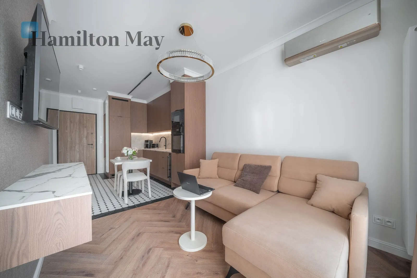 Subregion: Mirów Distance to centre: 0.96 km Level: 4 Price: 1375000 PLN Bedrooms: 1 Bathrooms: 1 Size: 34m2 Price/m2: 40441 PLN - slider