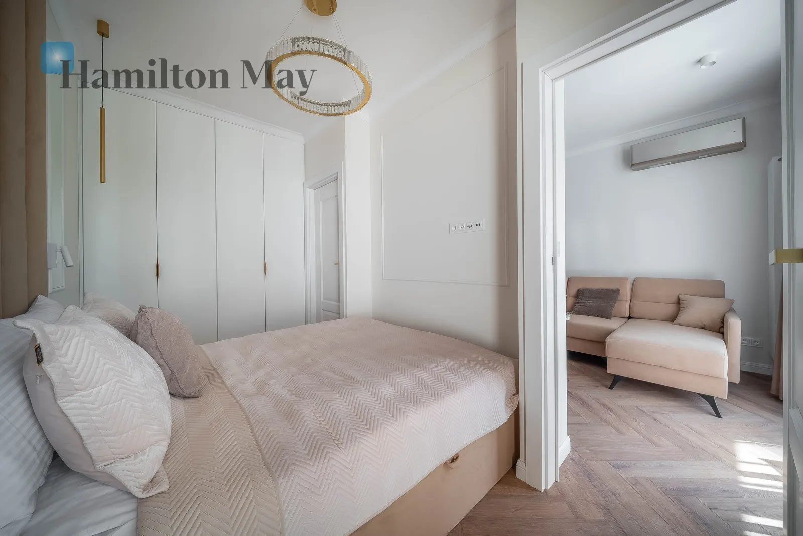 Region: Wola Subregion: Mirów Distance to centre: 0.96 km Level: 4 Price: 1375000 PLN Bedrooms: 1 Bathrooms: 1 - slider