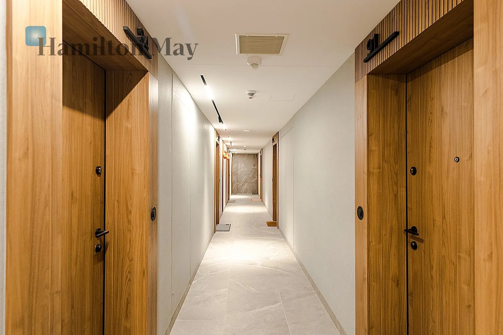 Distance to centre: 0.96 km Level: 4 Price: 1375000 PLN Bedrooms: 1 Bathrooms: 1 Size: 34m2 Price/m2: 40441 PLN - slider