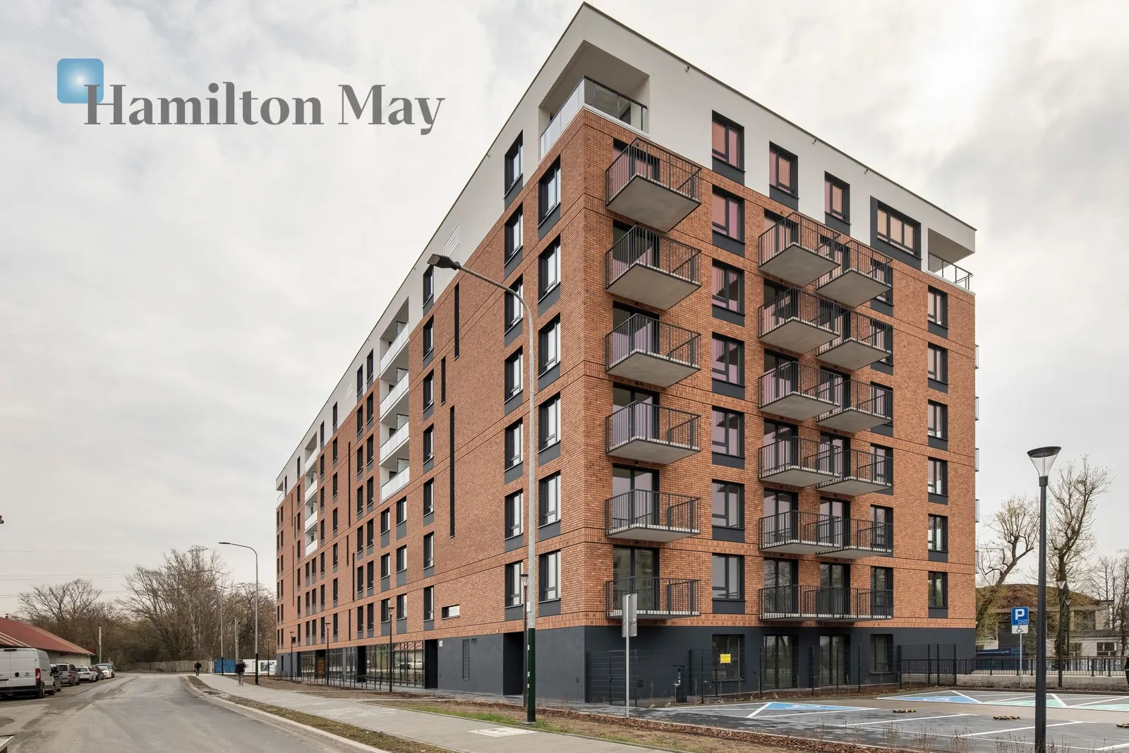 Przestronny lokal usługowy z parkingiem na Zabłociu - slider