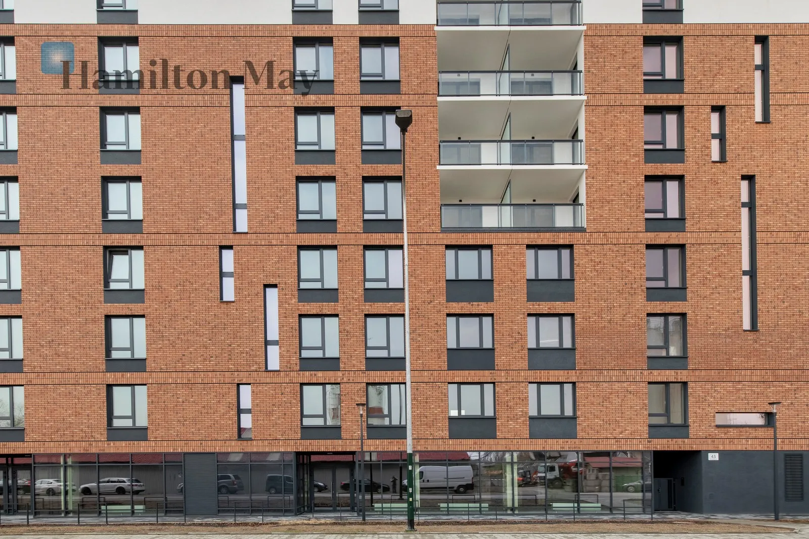 Przestronny lokal usługowy z parkingiem na Zabłociu - slider