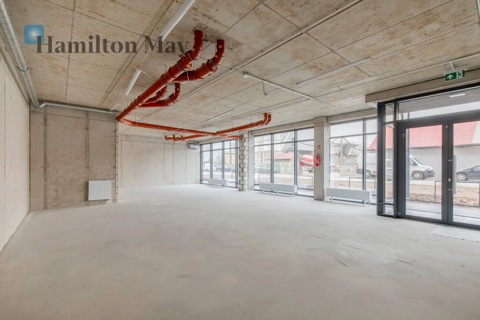 Przestronny lokal usługowy z parkingiem na Zabłociu - slider