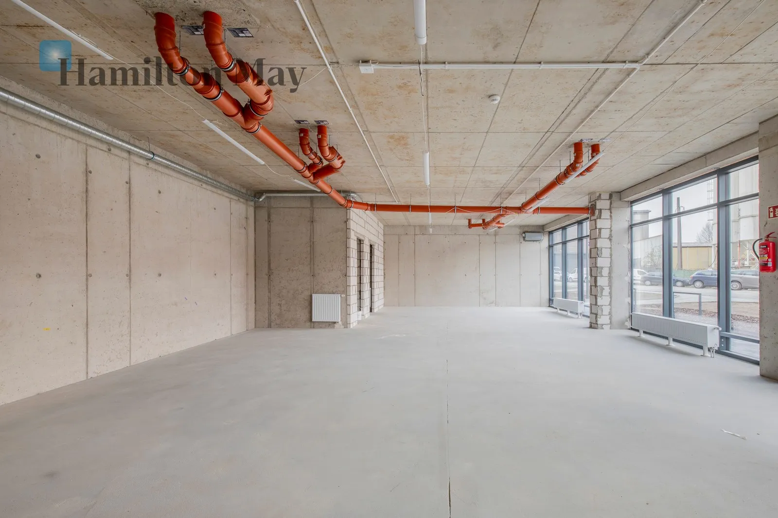 Przestronny lokal usługowy z parkingiem na Zabłociu - slider