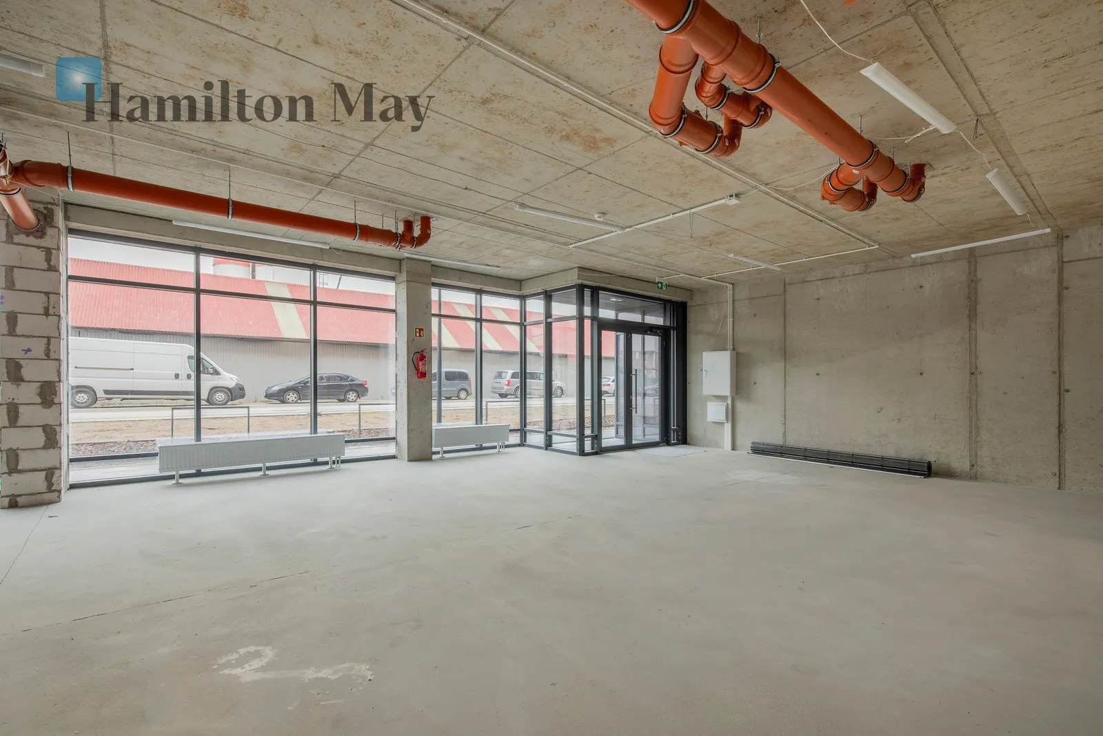 Przestronny lokal usługowy z parkingiem na Zabłociu - slider