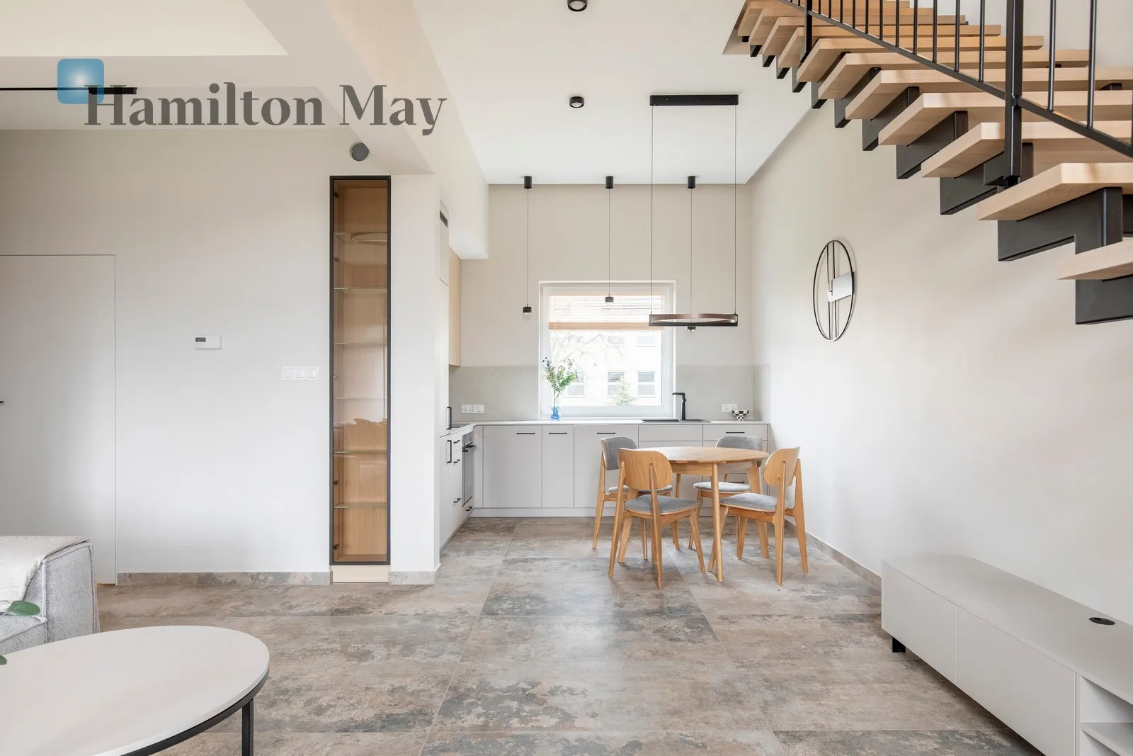 Street: Dożynkowa Region: Prądnik Biały Distance to centre: 4.5 km Price: 5500 PLN - slider