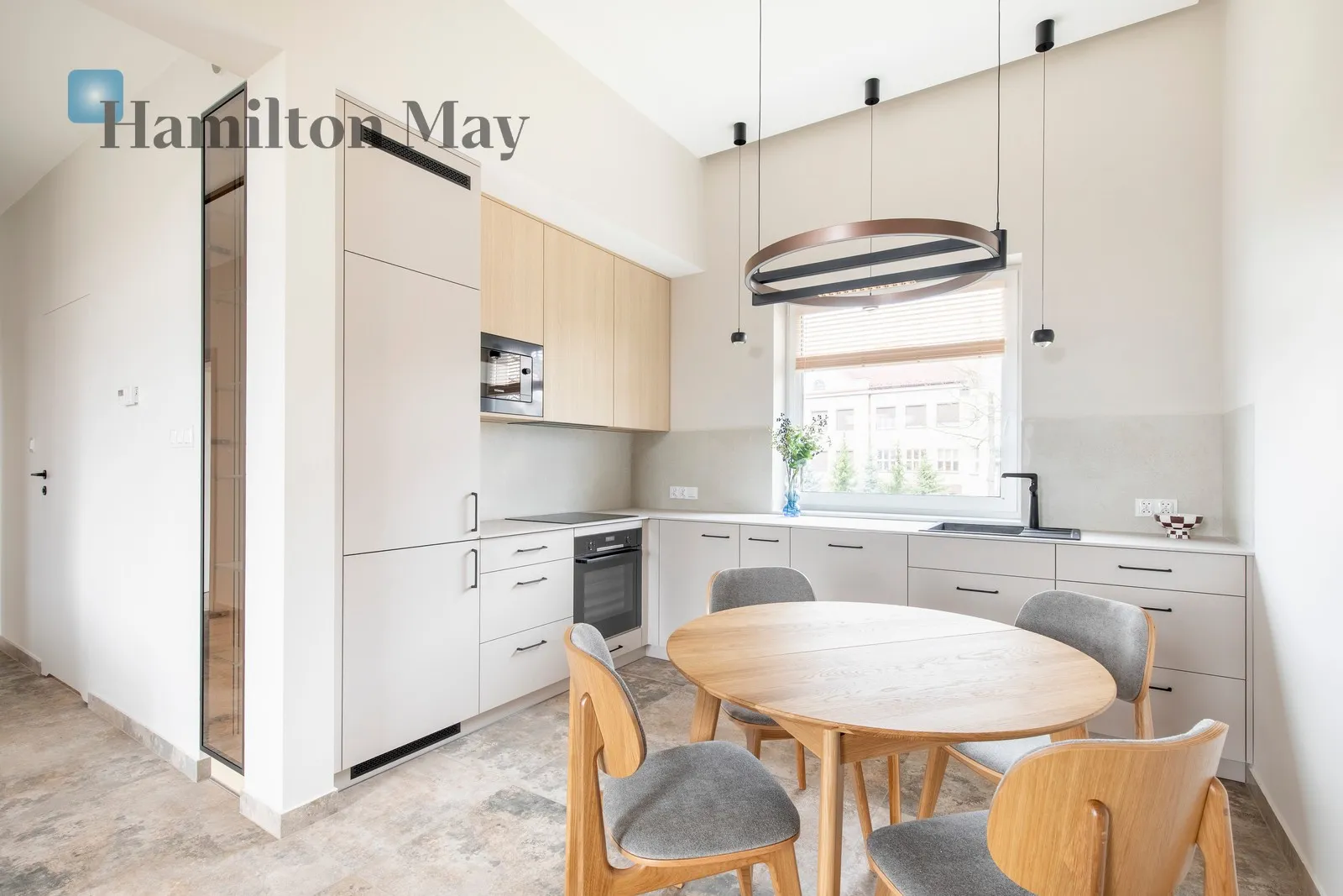 Region: Prądnik Biały Distance to centre: 4.5 km Price: 5500 PLN Bedrooms: null - slider