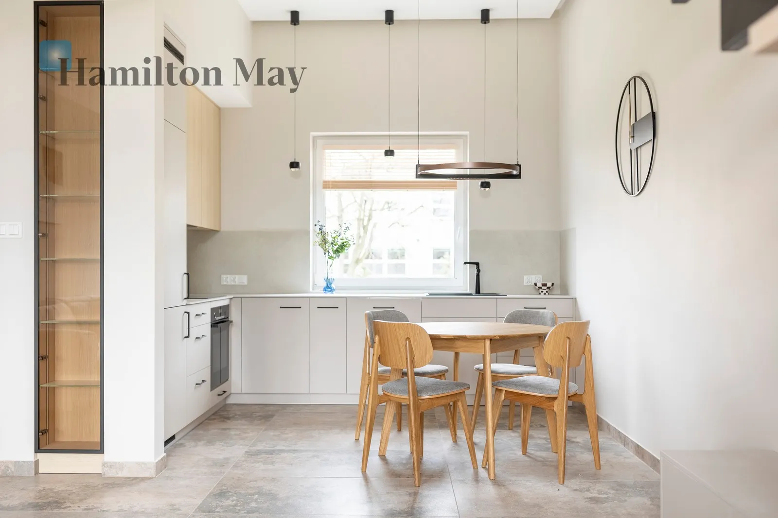 Distance to centre: 4.5 km Price: 5500 PLN Bedrooms: null Bathrooms: null - slider