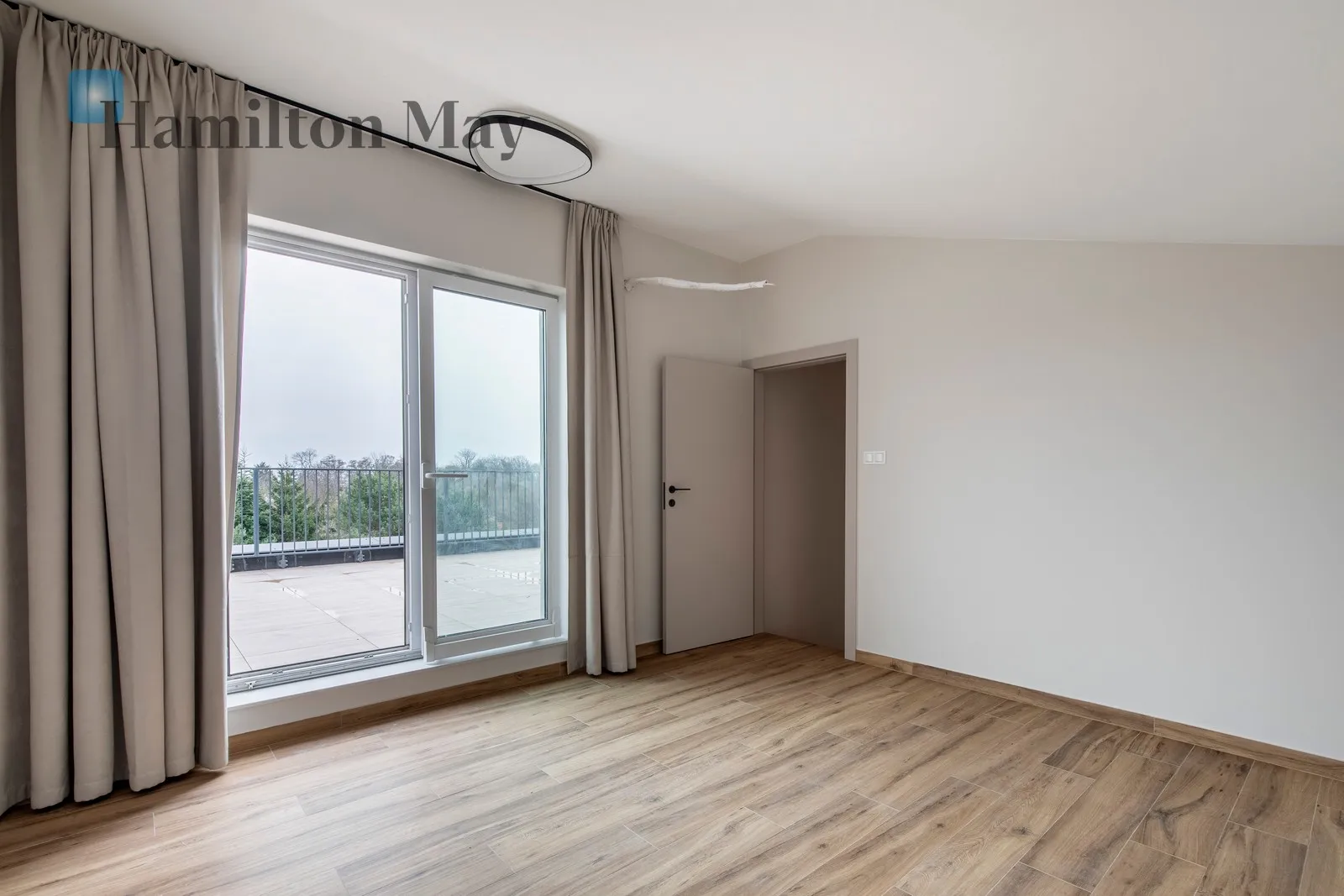 Region: Prądnik Biały Distance to centre: 4.5 km Price: 5500 PLN - slider