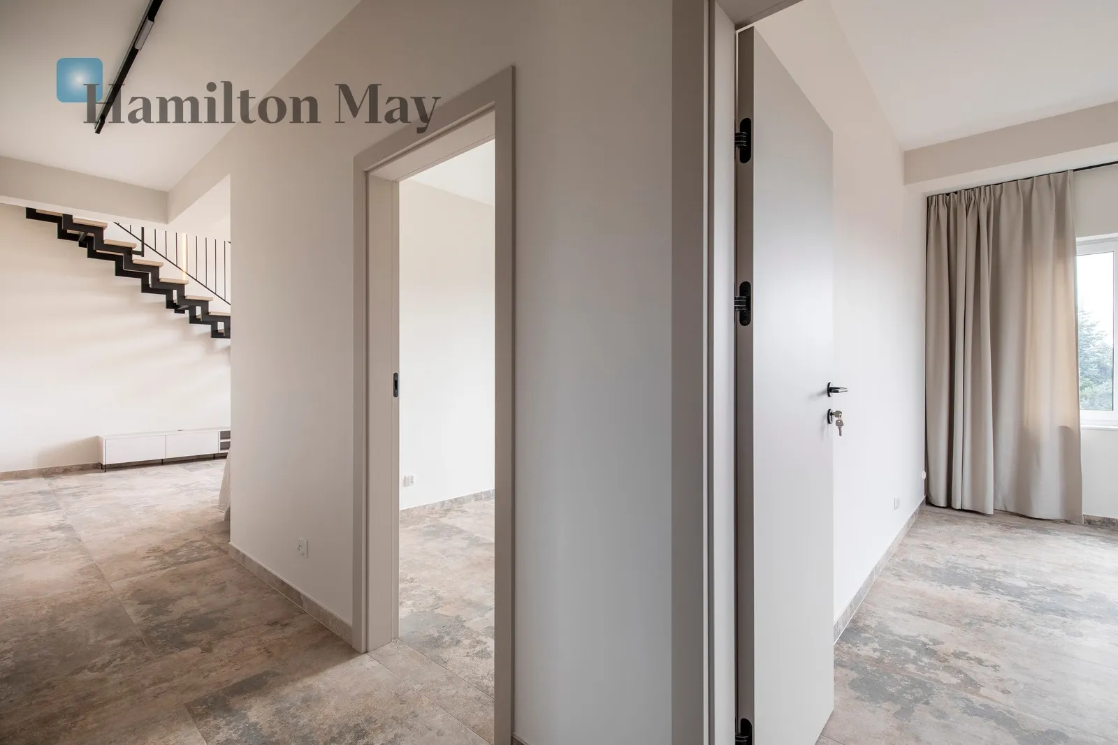 City: Kraków Street: Dożynkowa Region: Prądnik Biały Distance to centre: 4.5 km Price: 5500 PLN Bedrooms: null - slider