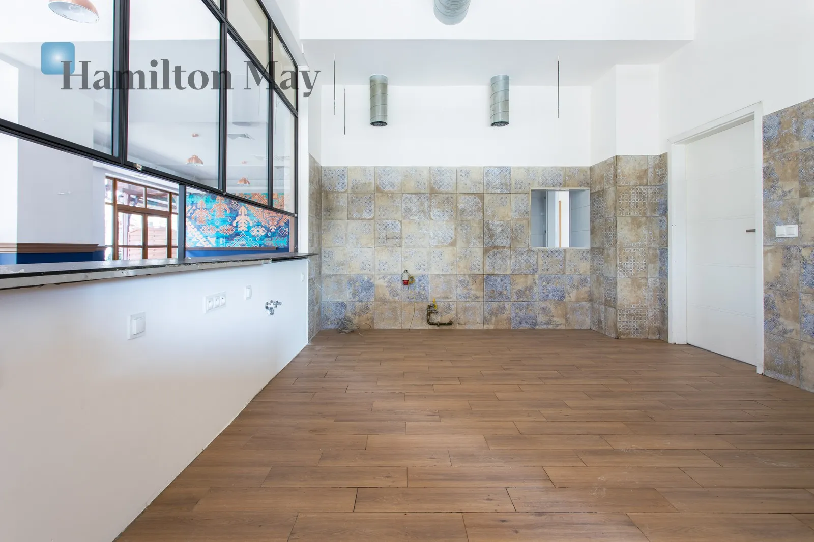 Region: Fabryczna Subregion: Leśnica Price: 3505 EUR Bedrooms: null Bathrooms: null Plot size: nullm2 Layout: fixed Price/m2: 15 EUR - slider