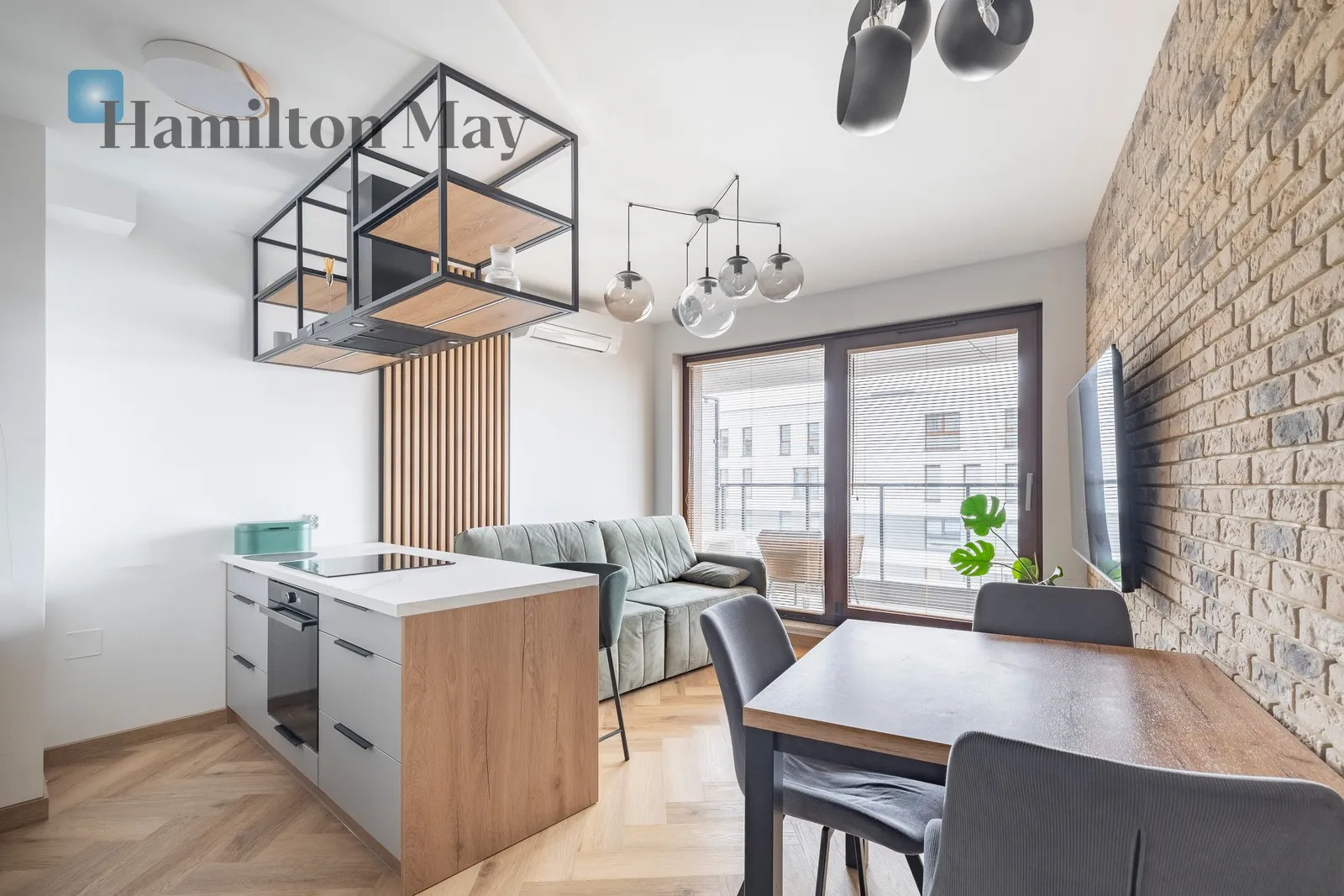 Street: aleja Kijowska Region: Krowodrza Distance to centre: 1.99 km Level: 6 Price: 4700 PLN Bedrooms: 2 Bathrooms: 1 Size: 55m2 - slider