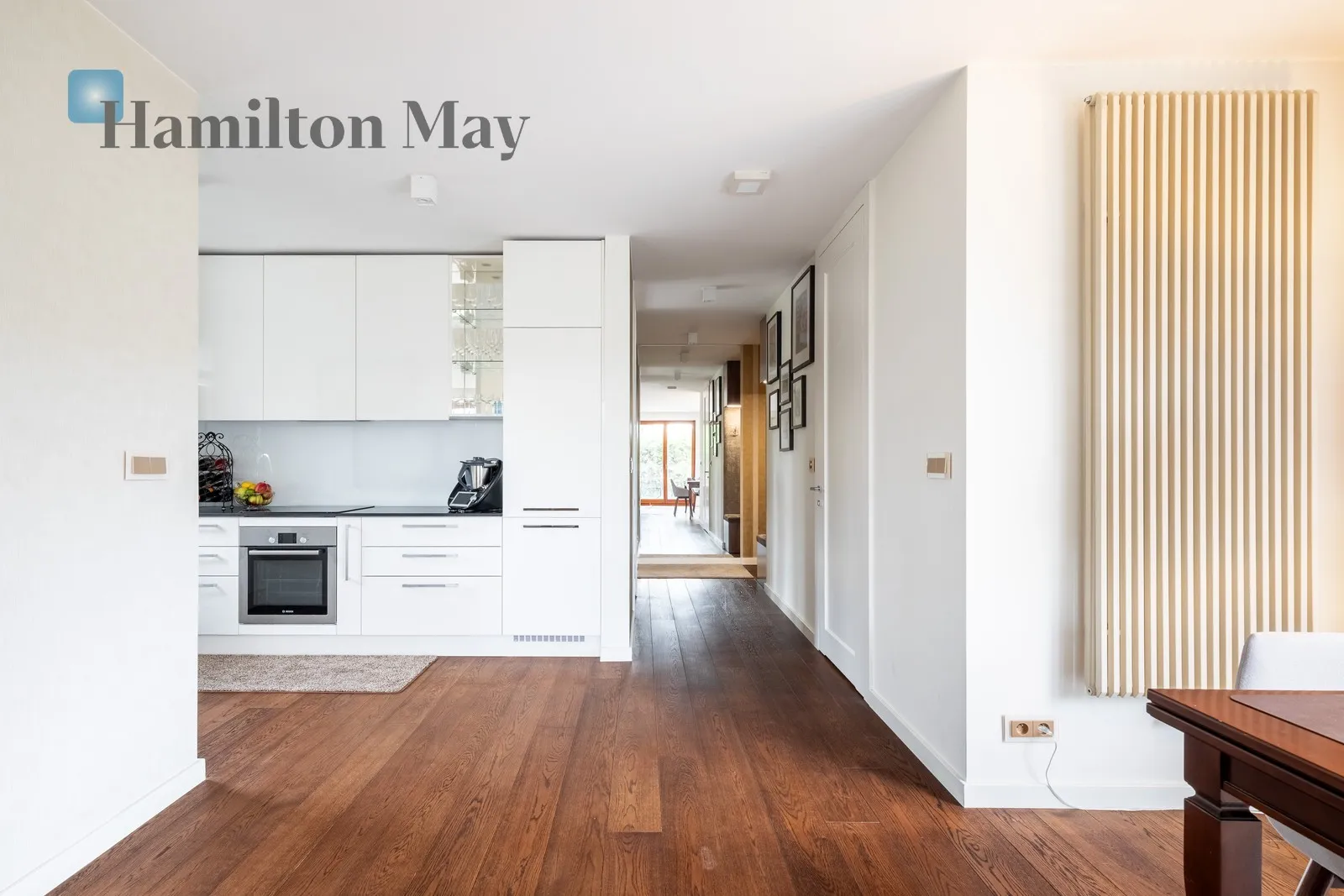 Luksusowy trzypokojowy apartament z dwoma balkonami w nowym budynku na Woli Justowskiej - slider