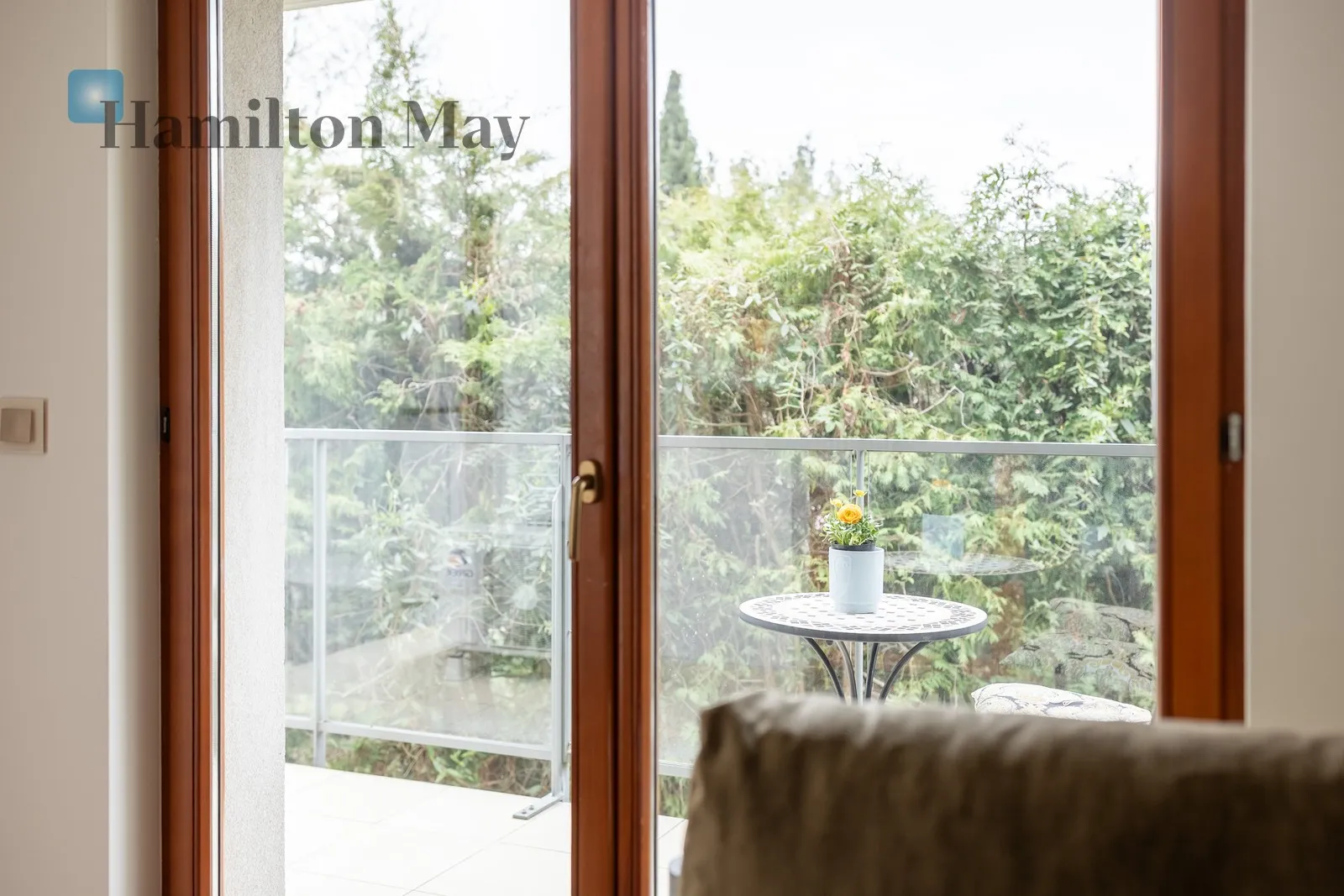 Luksusowy trzypokojowy apartament z dwoma balkonami w nowym budynku na Woli Justowskiej - slider