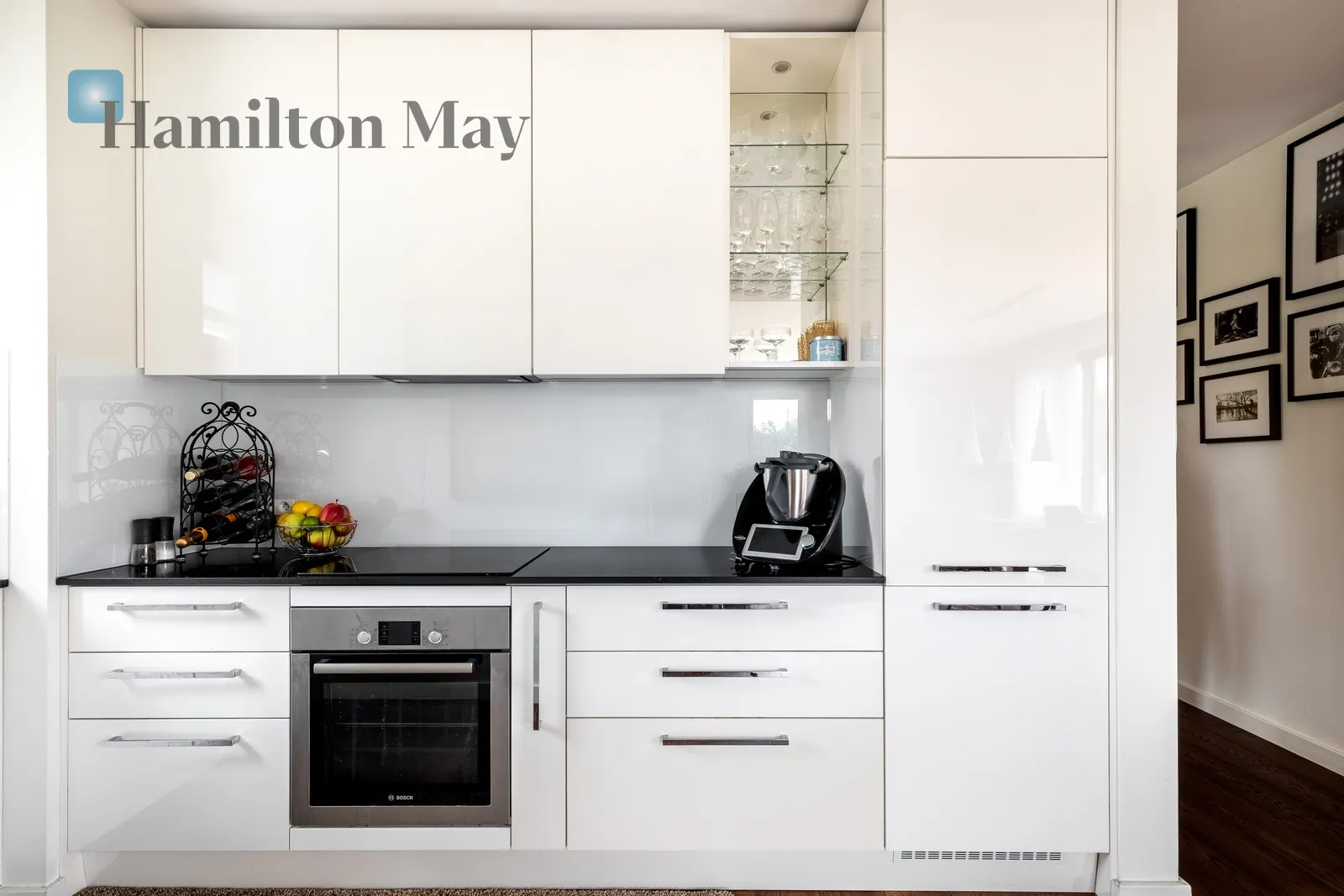 Luksusowy trzypokojowy apartament z dwoma balkonami w nowym budynku na Woli Justowskiej - slider