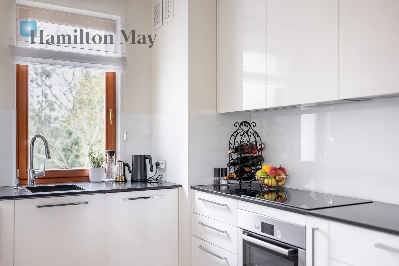 Luksusowy trzypokojowy apartament z dwoma balkonami w nowym budynku na Woli Justowskiej - slider