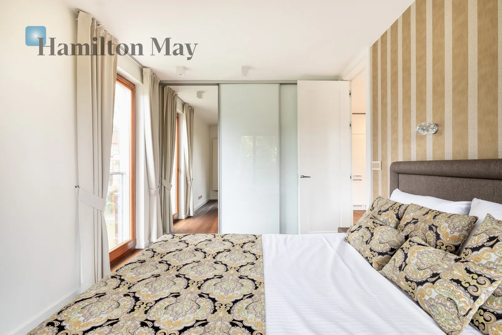 Luksusowy trzypokojowy apartament z dwoma balkonami w nowym budynku na Woli Justowskiej - slider