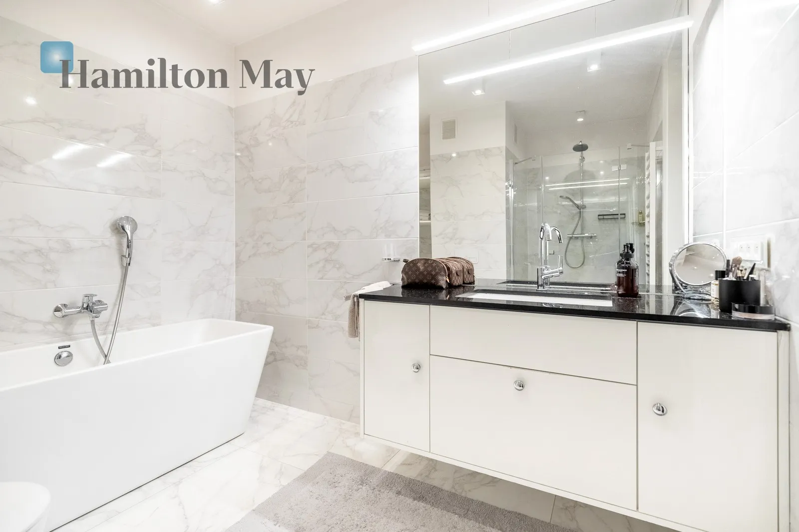 Luksusowy trzypokojowy apartament z dwoma balkonami w nowym budynku na Woli Justowskiej - slider