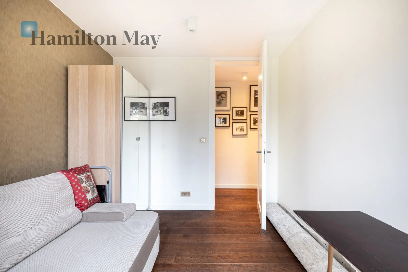 Luksusowy trzypokojowy apartament z dwoma balkonami w nowym budynku na Woli Justowskiej - slider