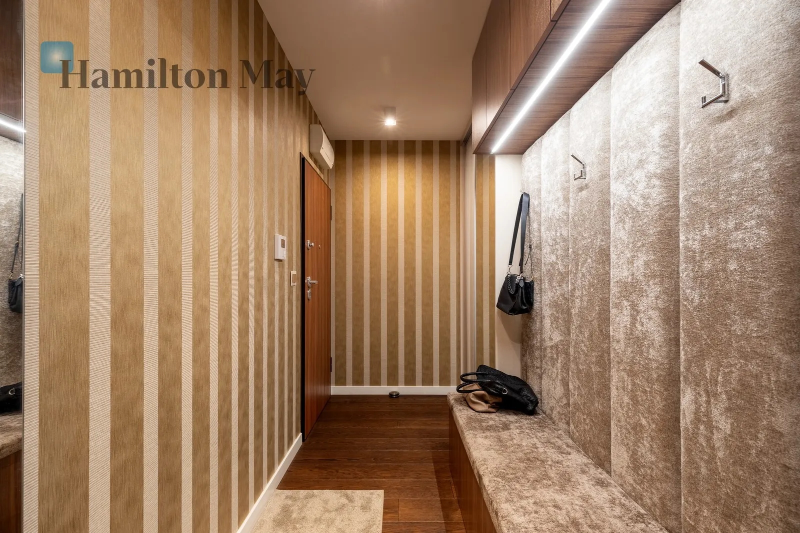 Luksusowy trzypokojowy apartament z dwoma balkonami w nowym budynku na Woli Justowskiej - slider