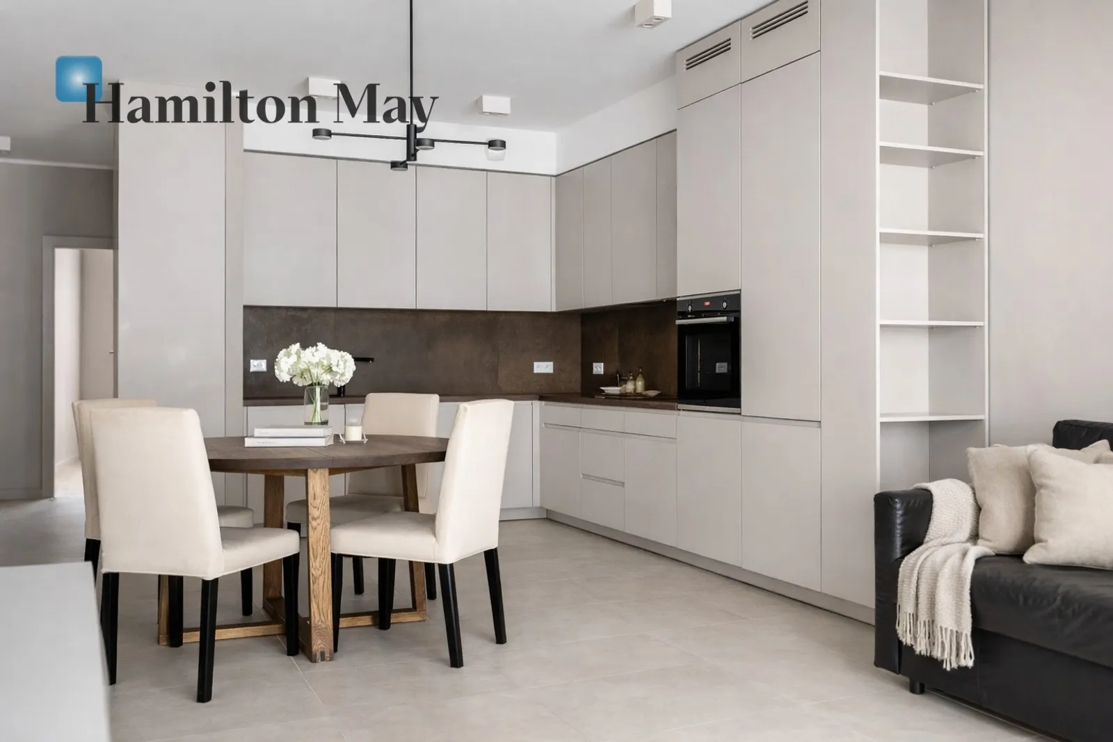 Wyjątkowe dwustronne mieszkanie na sprzedaż w Krakowie - slider