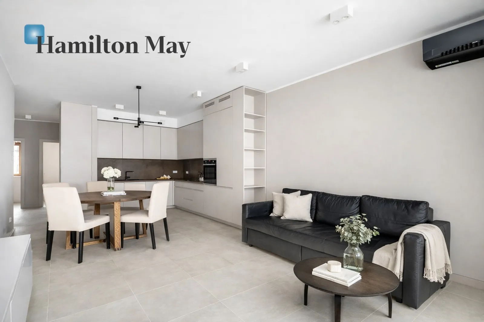 Wyjątkowe dwustronne mieszkanie na sprzedaż w Krakowie - slider