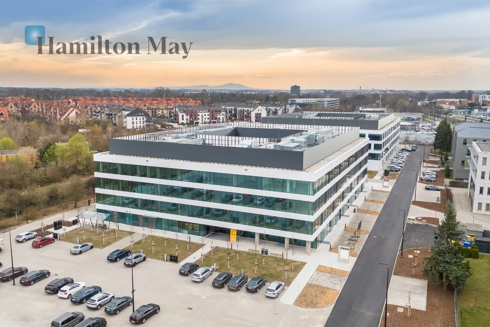 City: Wrocław Street: Wyścigowa Region: Krzyki Subregion: Partynice Level: 1 Price: 33534 EUR Bedrooms: null - slider