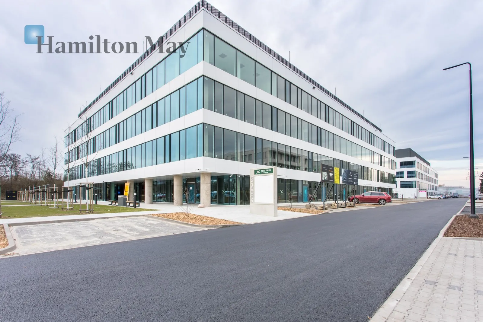 Street: Wyścigowa Region: Krzyki Subregion: Partynice Distance to centre: 5.42 km Level: 1 Price: 8431.8 EUR Bedrooms: null Bathrooms: null Plot size: nullm2 Layout: flexible Price/m2: 14 EUR - slider