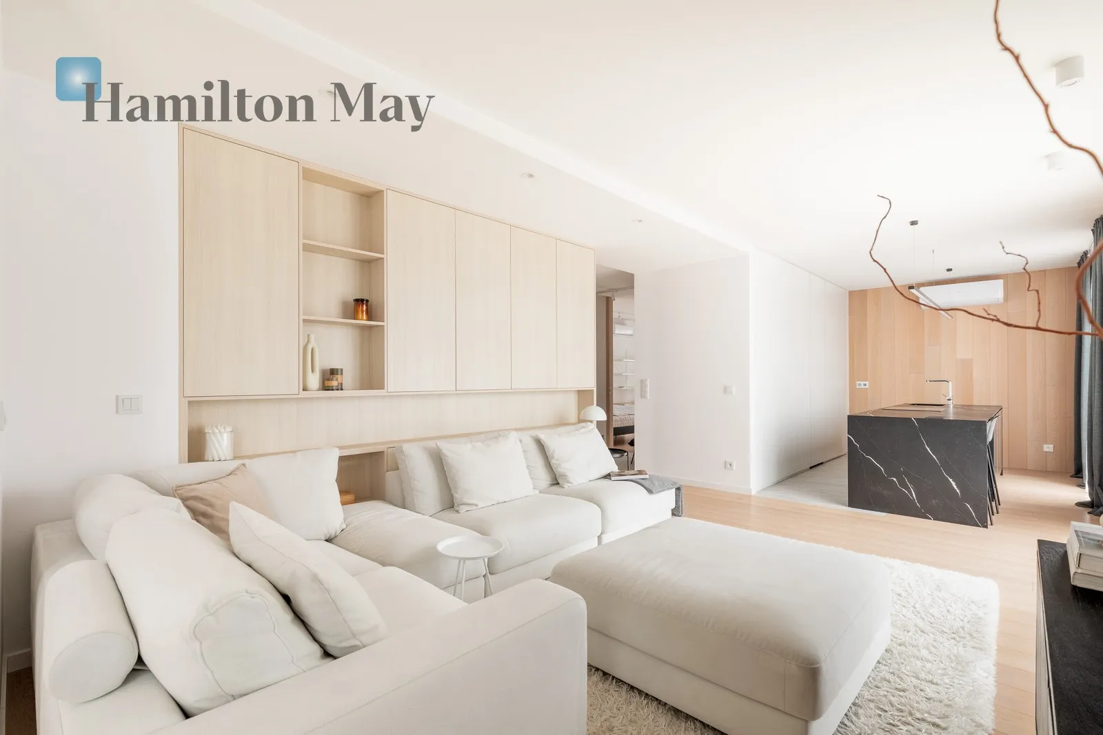 Designer penthouse with a 112-square-meter terrace on the top floor - slider