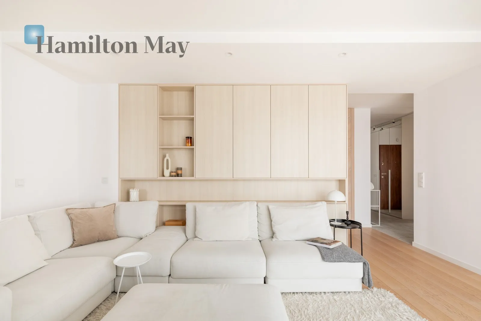 Designer penthouse with a 112-square-meter terrace on the top floor - slider