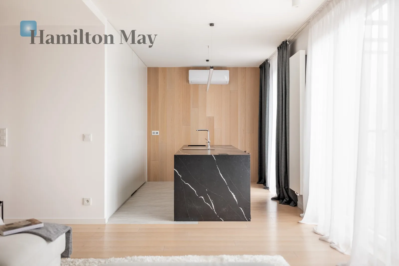 Designer penthouse with a 112-square-meter terrace on the top floor - slider