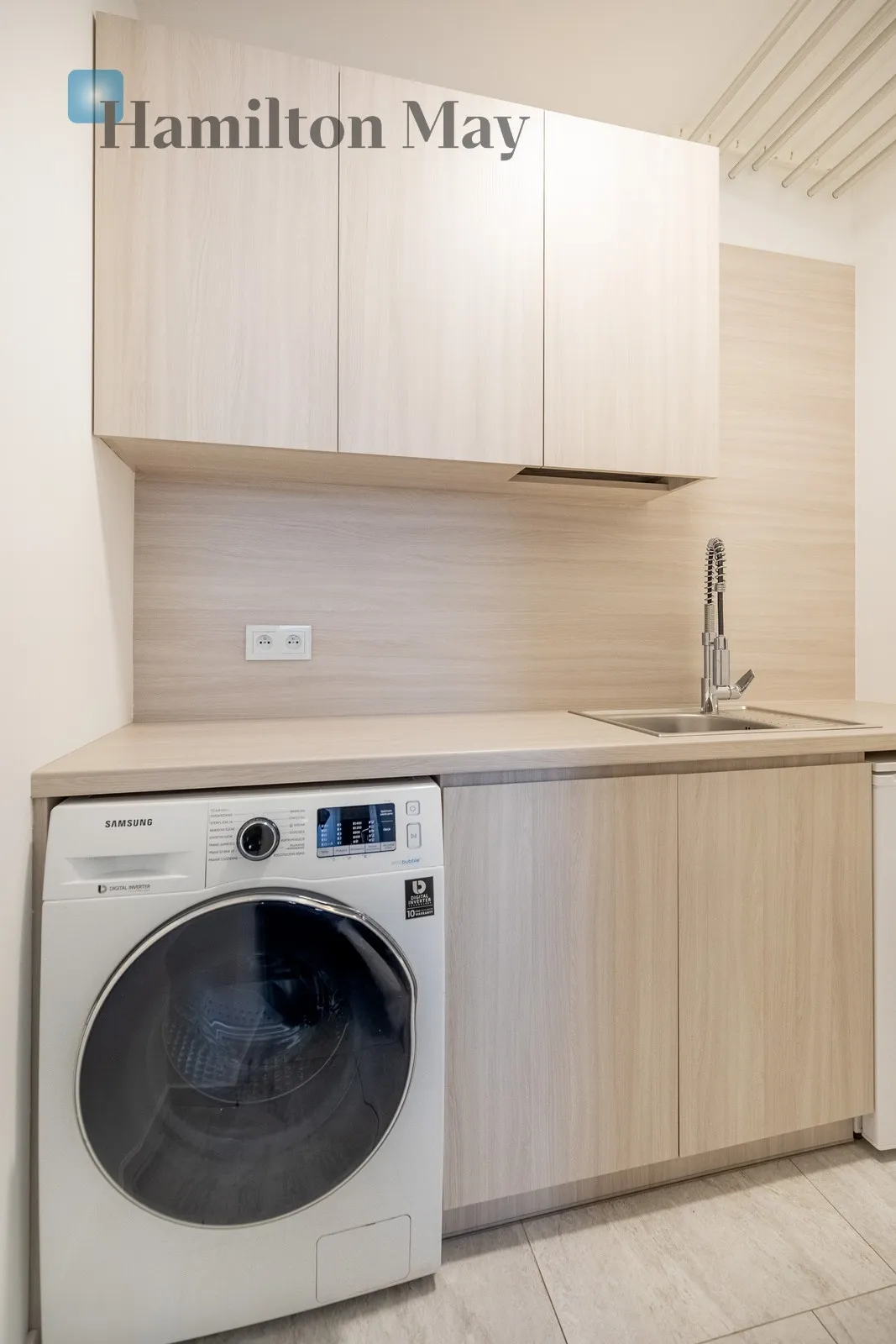 Designer penthouse with a 112-square-meter terrace on the top floor - slider