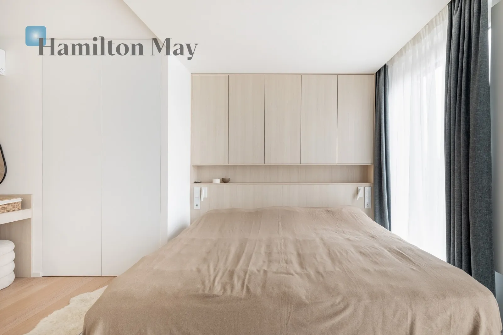 Designer penthouse with a 112-square-meter terrace on the top floor - slider