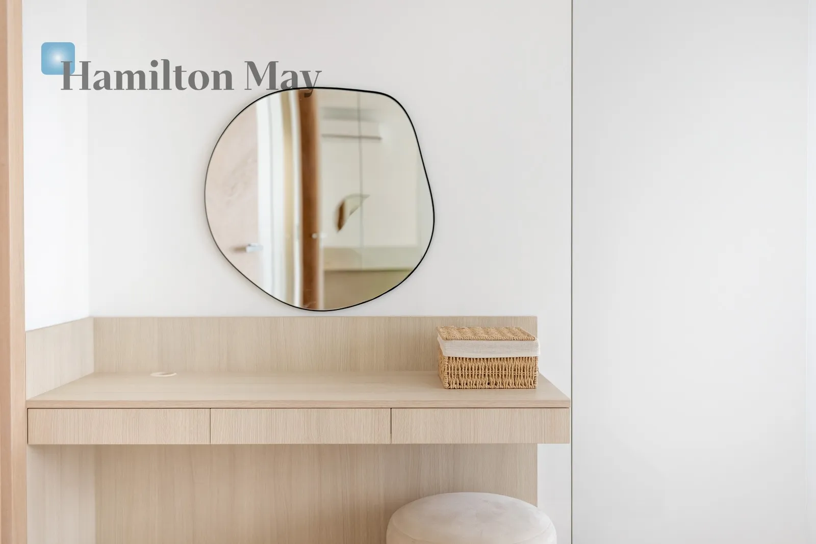 Designer penthouse with a 112-square-meter terrace on the top floor - slider