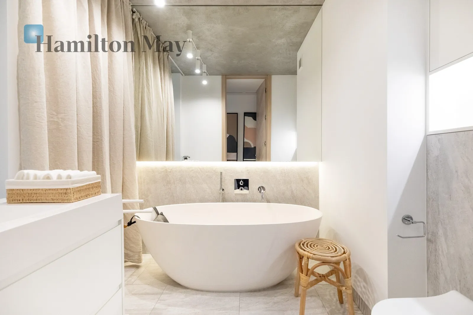 Designer penthouse with a 112-square-meter terrace on the top floor - slider