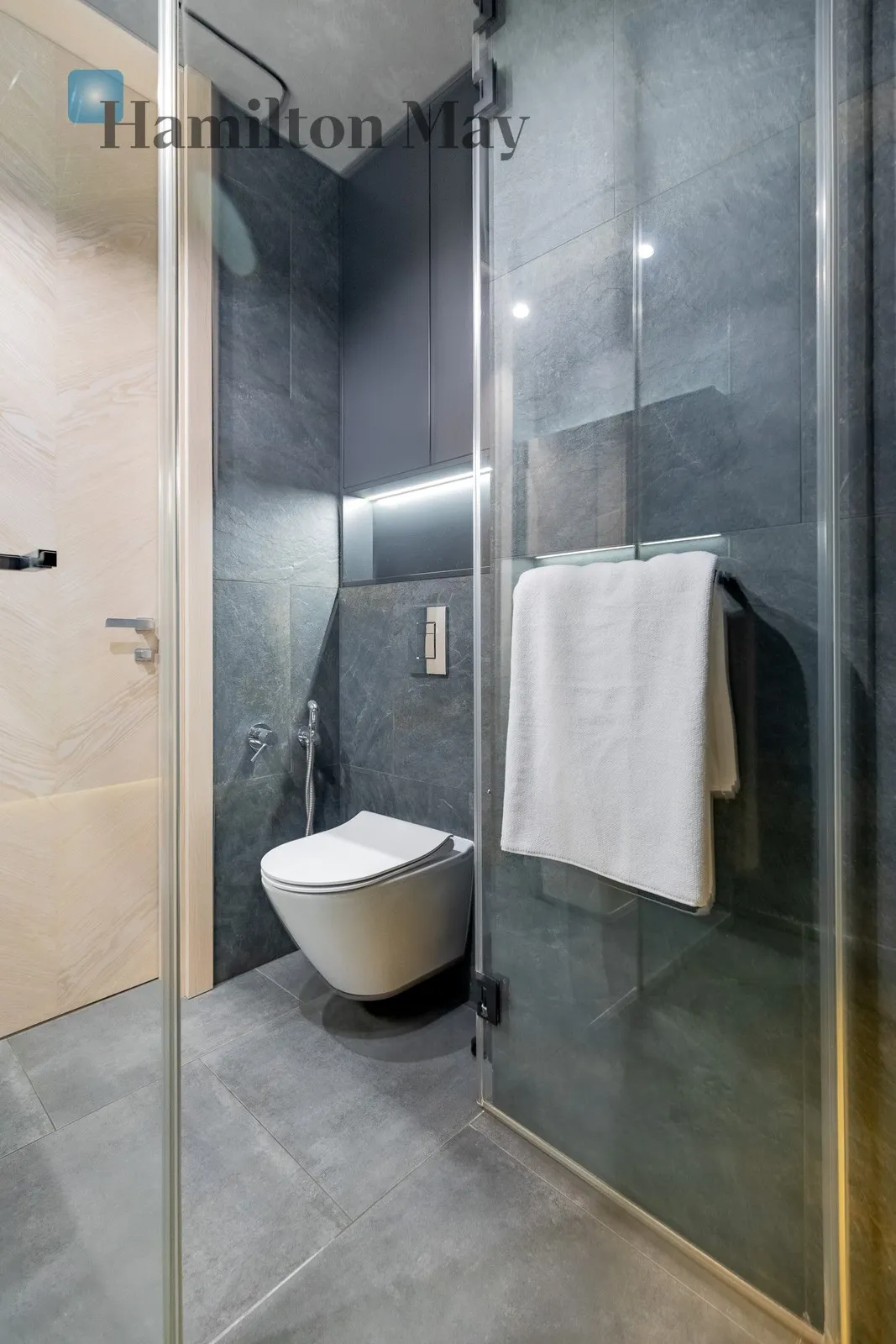 Designer penthouse with a 112-square-meter terrace on the top floor - slider