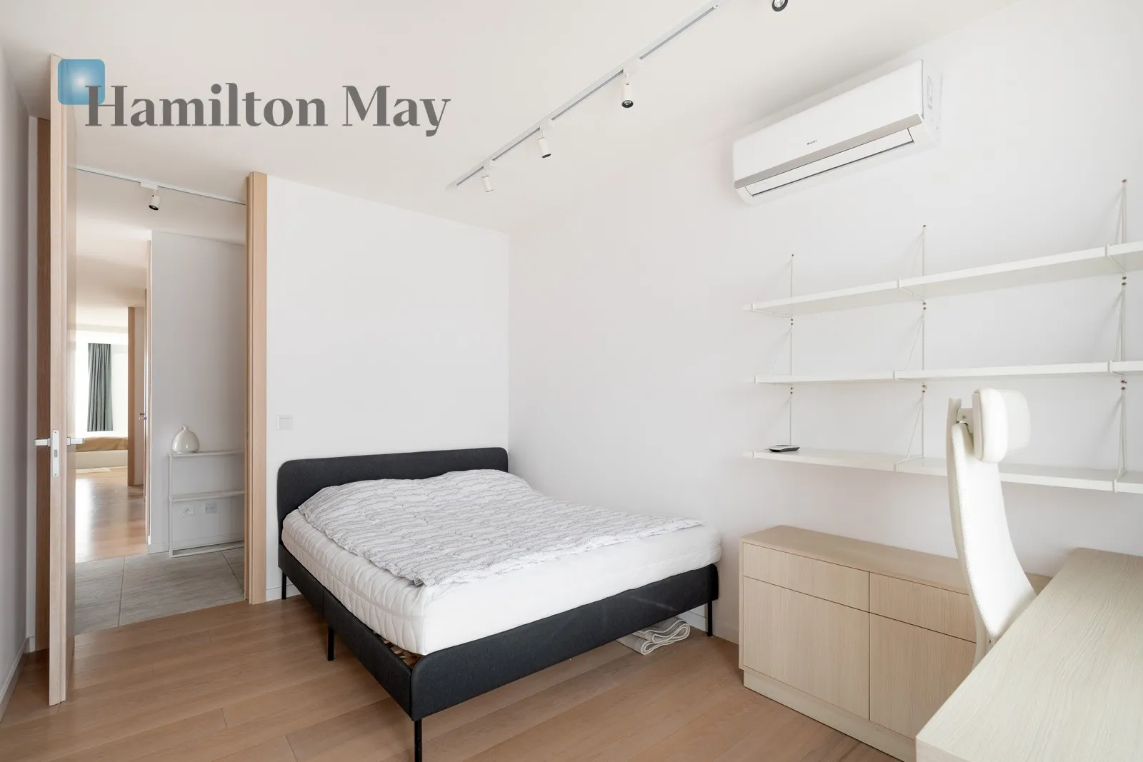 Designer penthouse with a 112-square-meter terrace on the top floor - slider